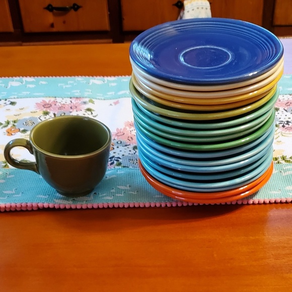 Set of 3 Vintage Fiestaware Dishes - Picture 2 of 7